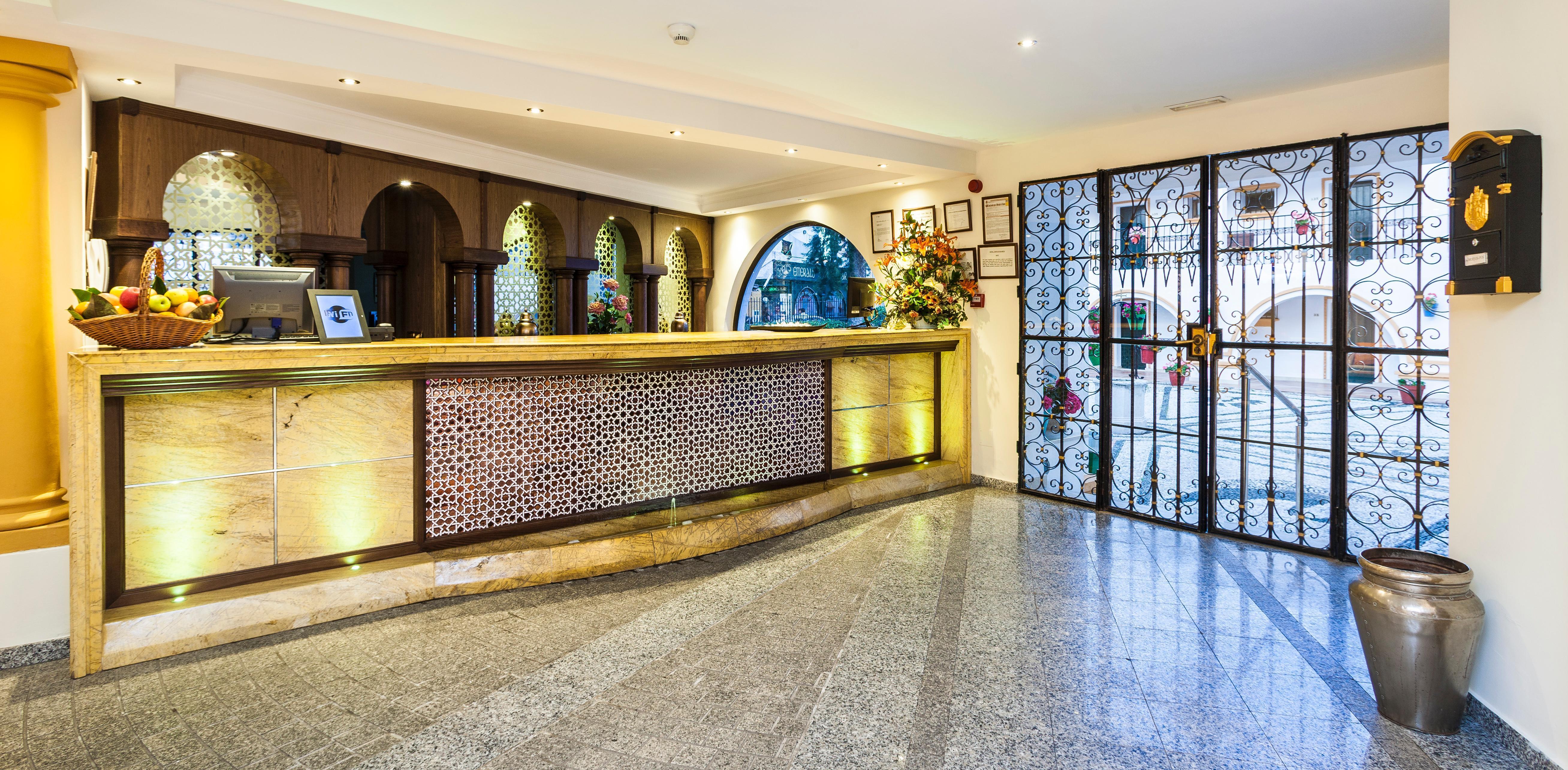 Hotel Globales Cortijo Blanco Marbella Exterior foto